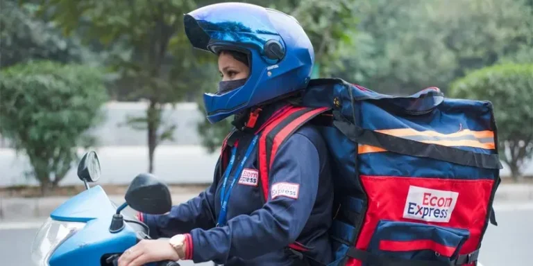 Express same-day courier and the rising expectation of instant delivery